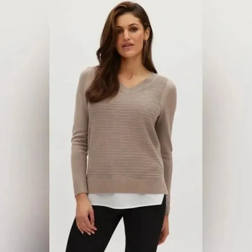 Hilary Radley Ladies layered V-Neck Sweater Small